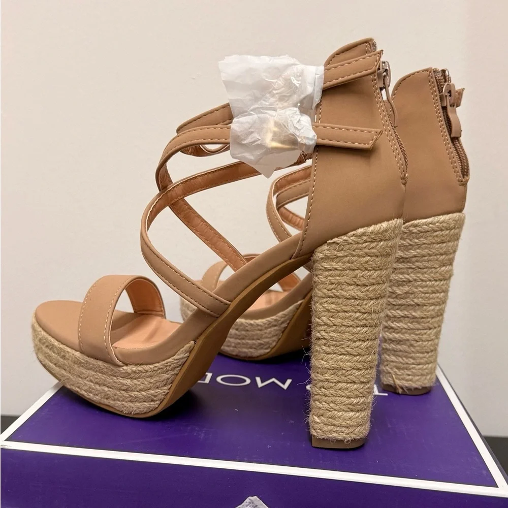 NWT TOP Moda Tan Platform Heels - Picture 4 of 6